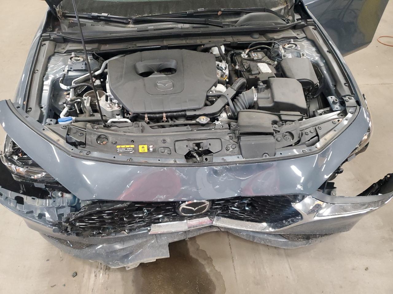 2024 Mazda 3 Preferred VIN: 3MZBPBCM8RM413399 Lot: 85312995