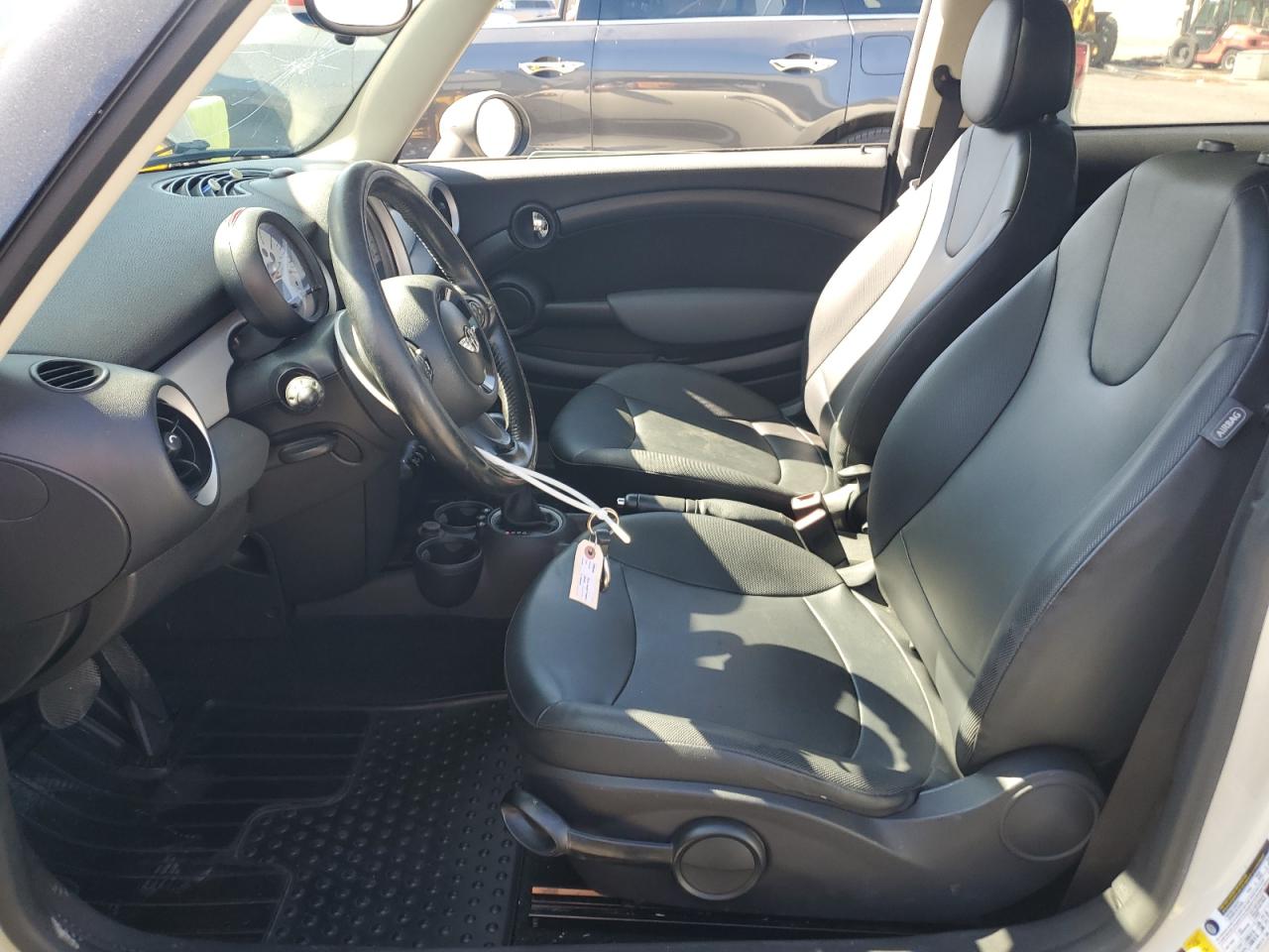 2011 Mini Cooper VIN: WMWSU3C51BT091462 Lot: 85765055