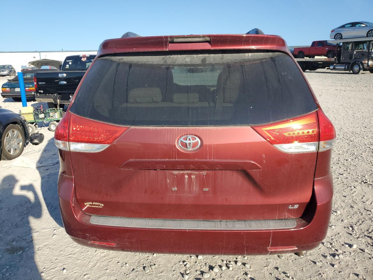2012 Toyota Sienna Le VIN: 5TDKK3DC5CS215268 Lot: 84925305