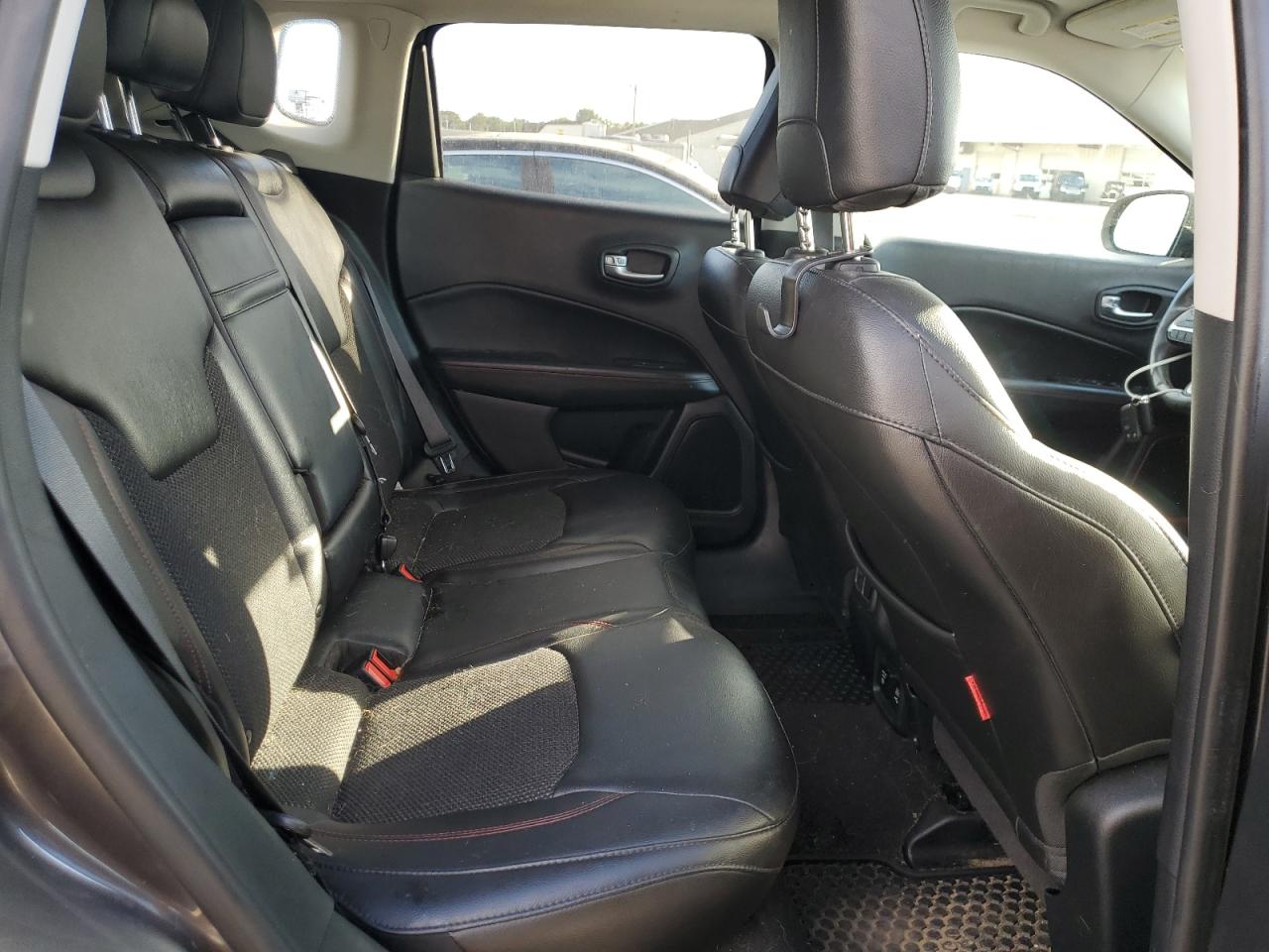 2018 Jeep Compass Trailhawk VIN: 3C4NJDDB4JT187575 Lot: 85652975