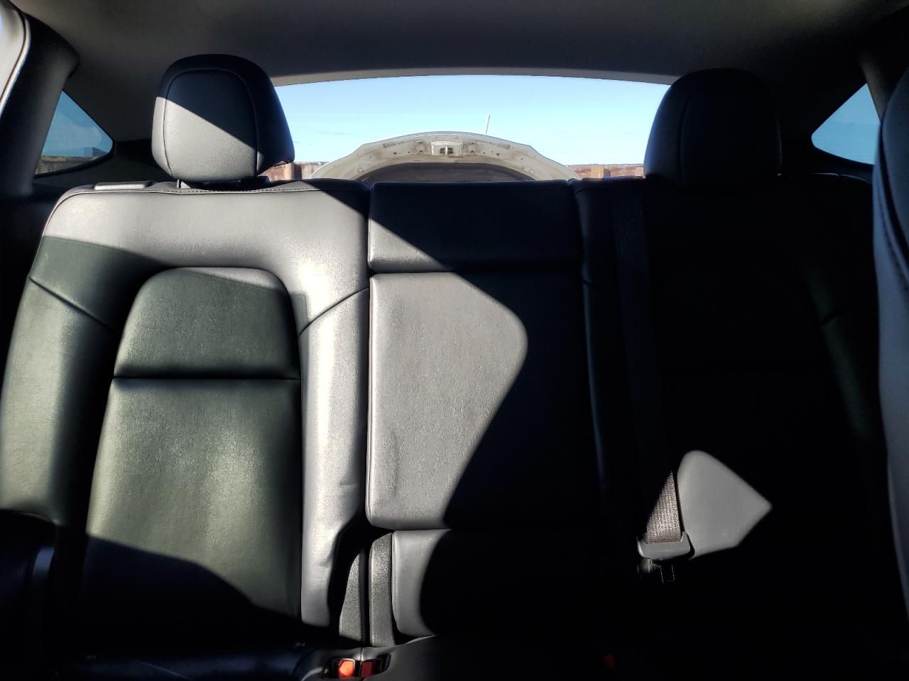 2024 Tesla Model Y VIN: 7SAYGDEE2RF105599 Lot: 90643845