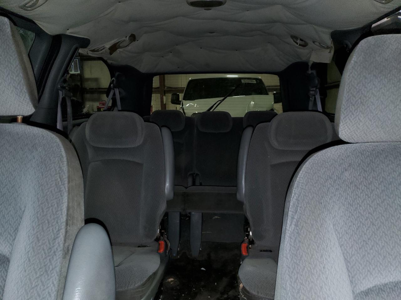 2005 Chrysler Town & Country Lx VIN: 2C4GP44R35R120110 Lot: 86116965