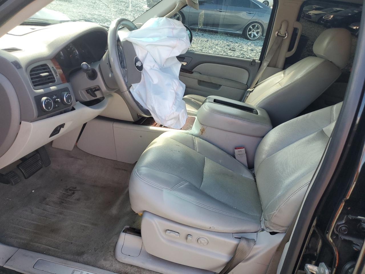 2010 Chevrolet Tahoe K1500 Ltz VIN: 1GNUKCE07AR175890 Lot: 82205985