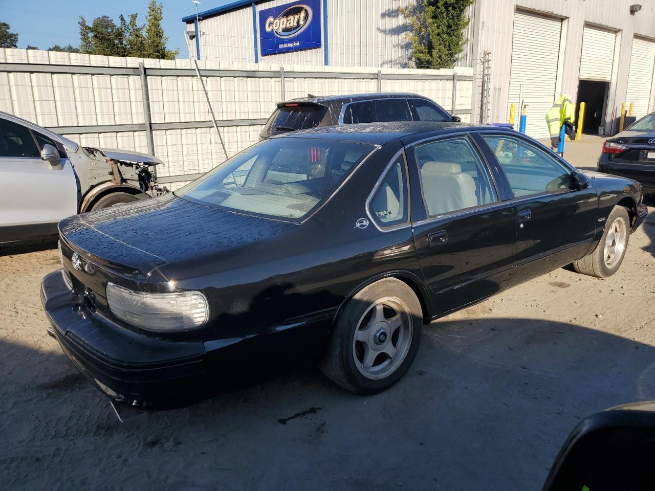 1995 Chevrolet Caprice / Impala Classic Ss VIN: 1G1BL52P9SR191075 Lot: 89544755