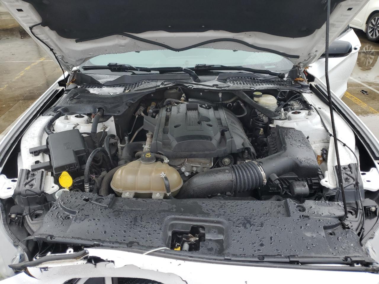 2016 Ford Mustang VIN: 1FATP8UH2G5216409 Lot: 85640265