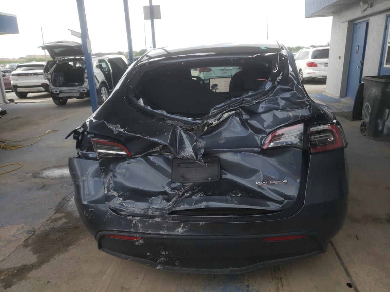 2023 Tesla Model Y VIN: 7SAYGDEFXPF644302 Lot: 84242095