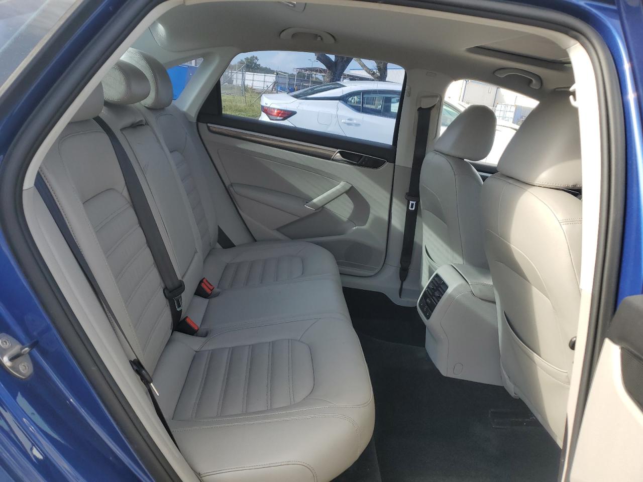 2017 Volkswagen Passat Sel Premium VIN: 1VWCT7A36HC076139 Lot: 86068625