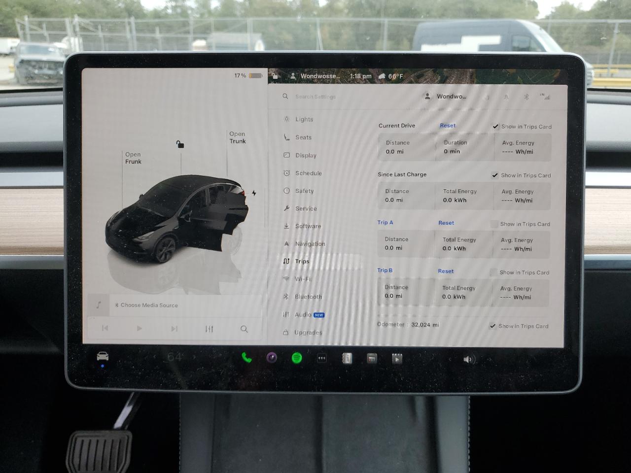 2025 Tesla Model Y VIN: 7SAYGAEE7SF253946 Lot: 86114305