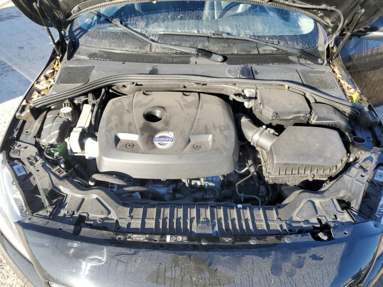 2015 Volvo V60 Premier VIN: YV140MEKXF1222061 Lot: 90715205