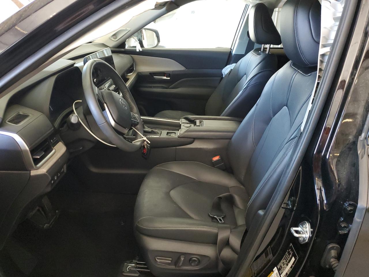 2024 Toyota Grand Highlander Xle VIN: 5TDACAB52RS018505 Lot: 82265545