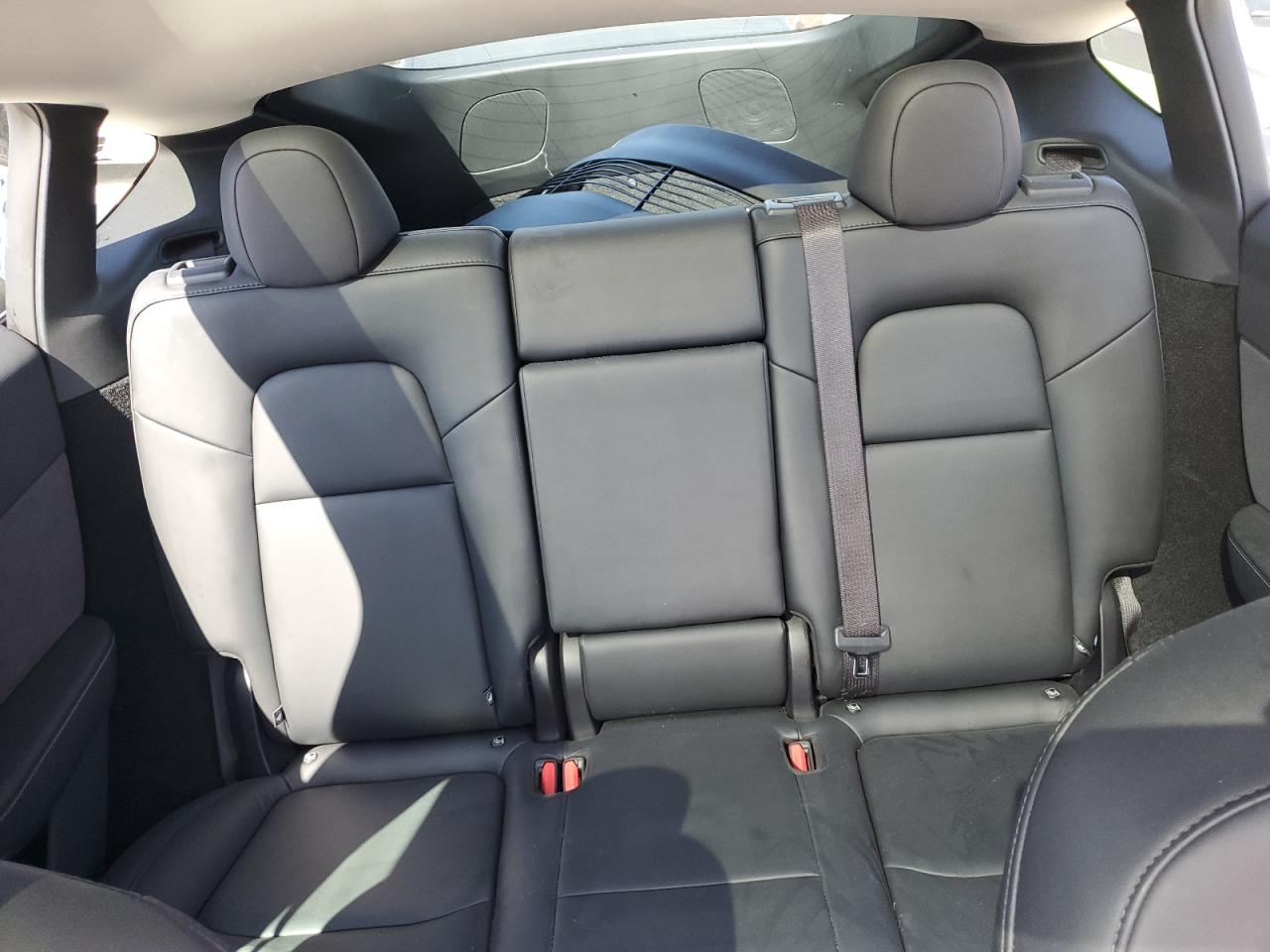 2025 Tesla Model Y VIN: 7SAYGDEE8SA342620 Lot: 82591535