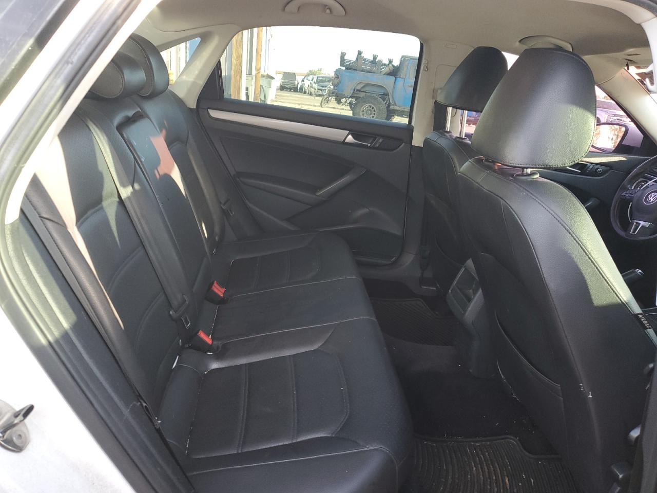 2014 Volkswagen Passat S VIN: 1VWAH7A35EC010640 Lot: 85377075