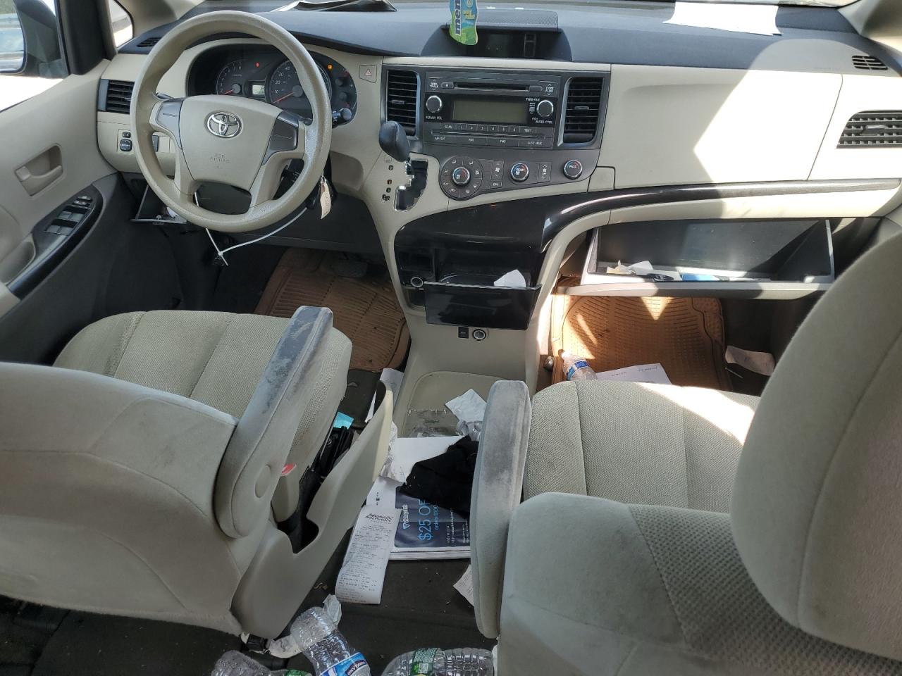 2011 Toyota Sienna Base VIN: 5TDKA3DC4BS008307 Lot: 84420245