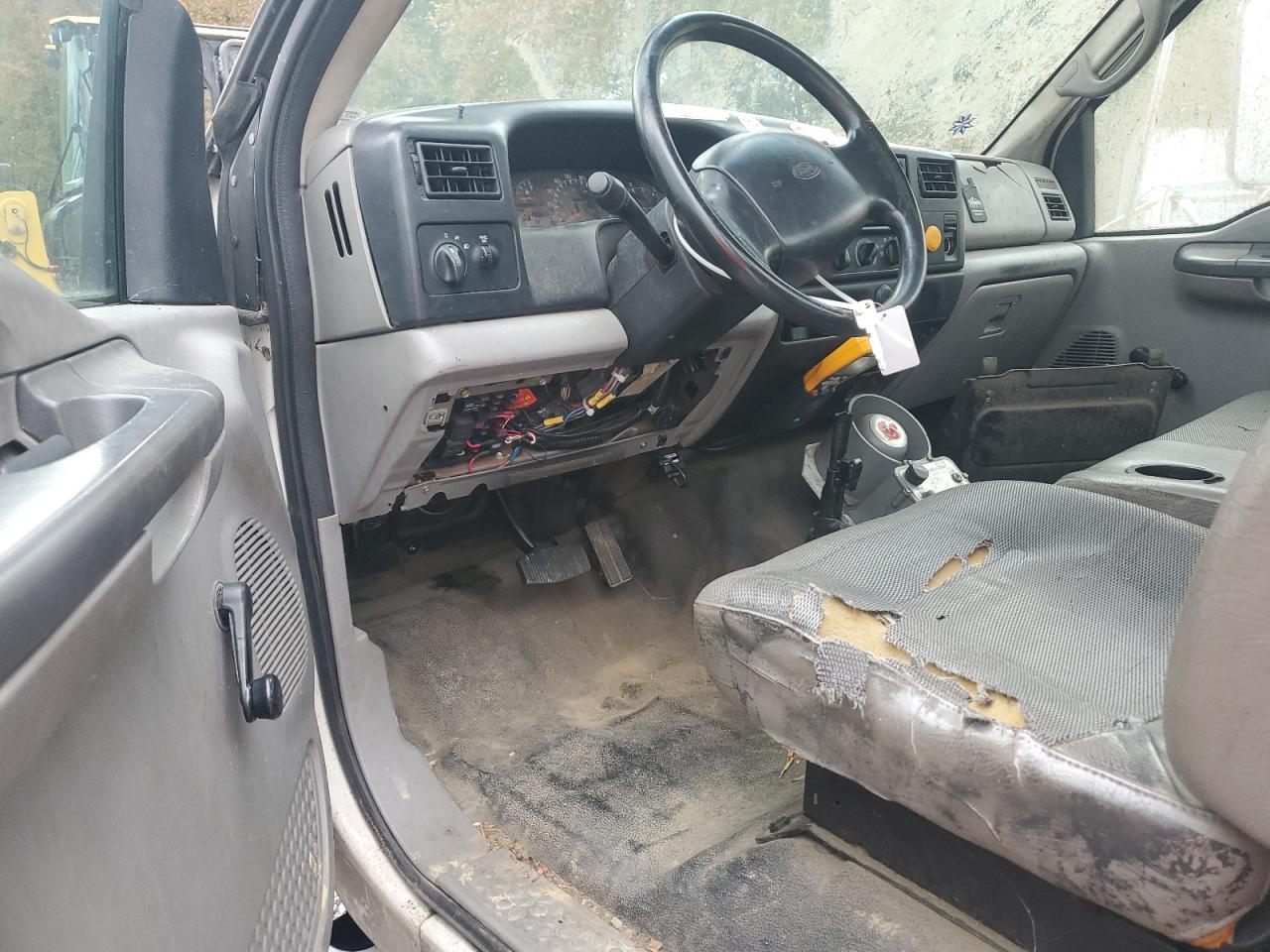 2000 Ford F650 Super Duty VIN: 3FDNF6528YMA59187 Lot: 84476445