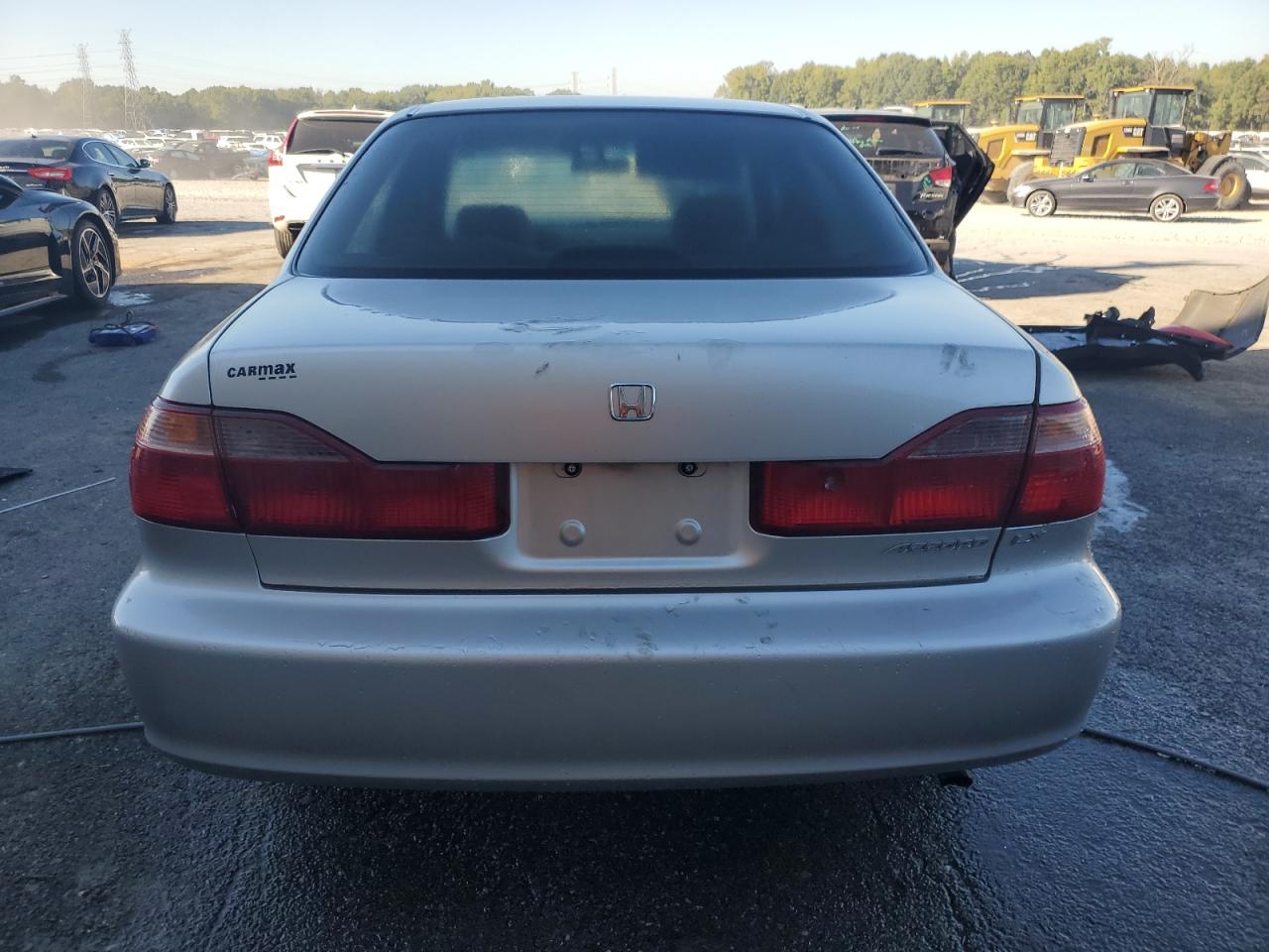 1998 Honda Accord Lx VIN: 1HGCG5647WA082037 Lot: 84946085