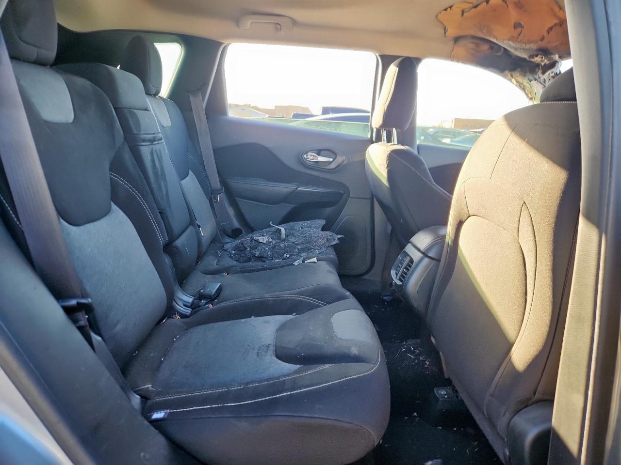 2014 Jeep Cherokee Sport VIN: 1C4PJLAB8EW258767 Lot: 90397345