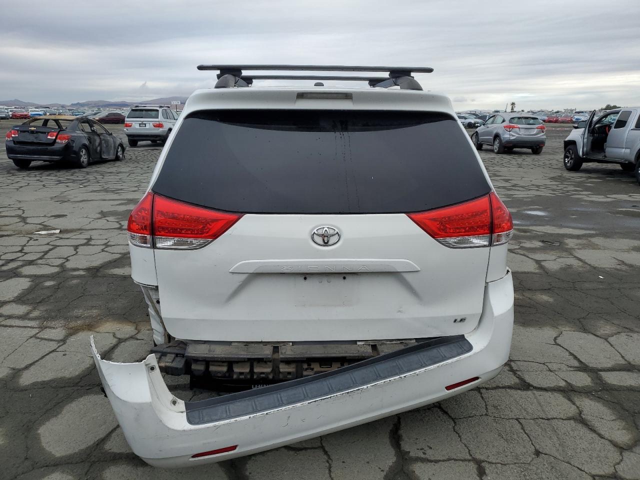 2011 Toyota Sienna Le VIN: 5TDKK3DC5BS006336 Lot: 81516555