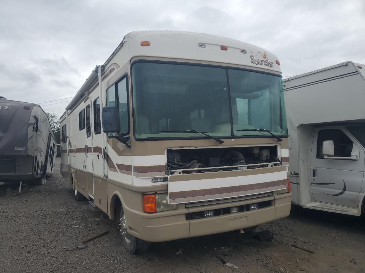 1999 Ford F550 Super Duty Stripped Chassis VIN: 3FCNF53SLXJA03528 Lot: 85133855