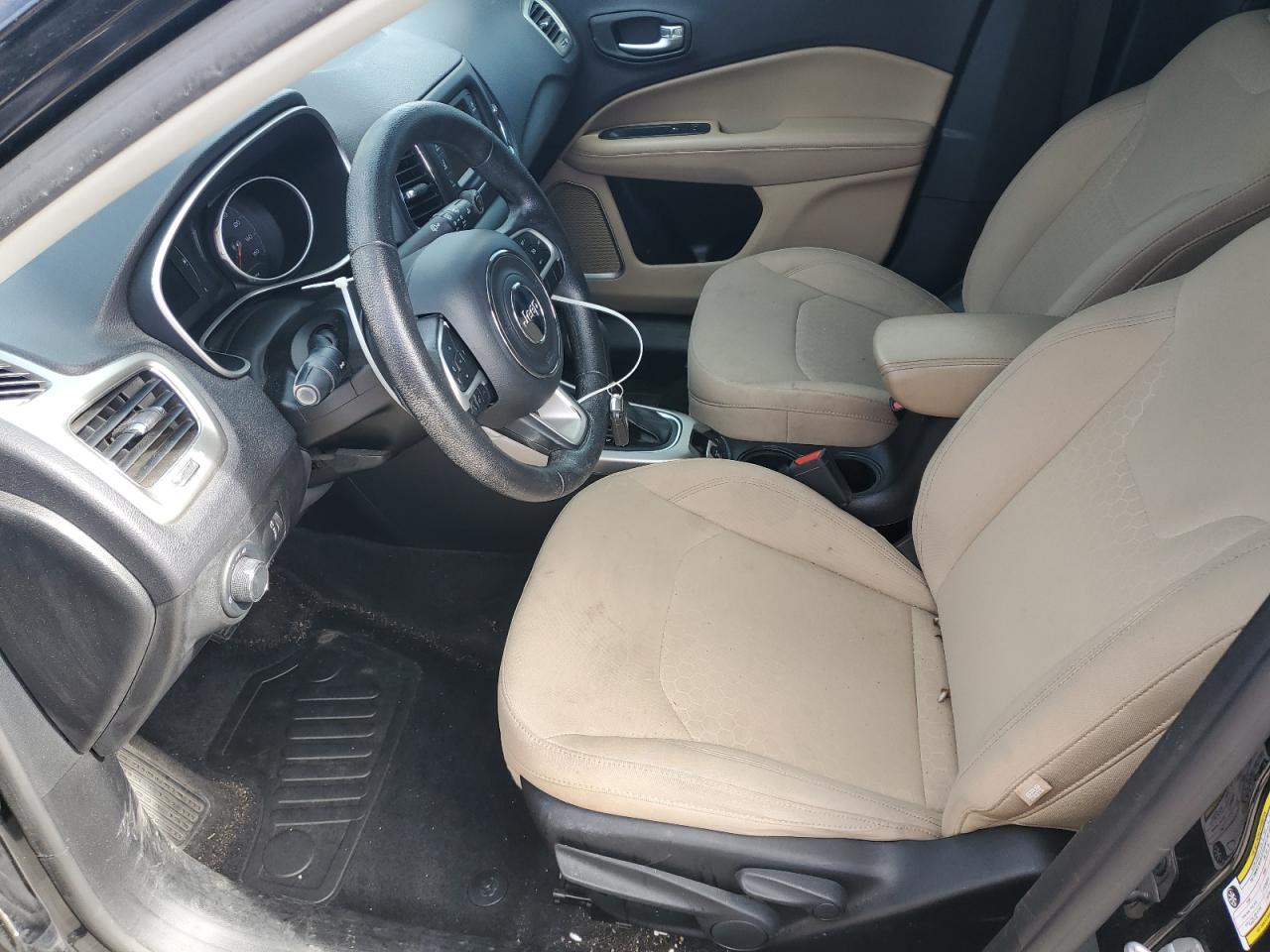 2017 Jeep Compass Sport VIN: 3C4NJCAB2HT669700 Lot: 82401745