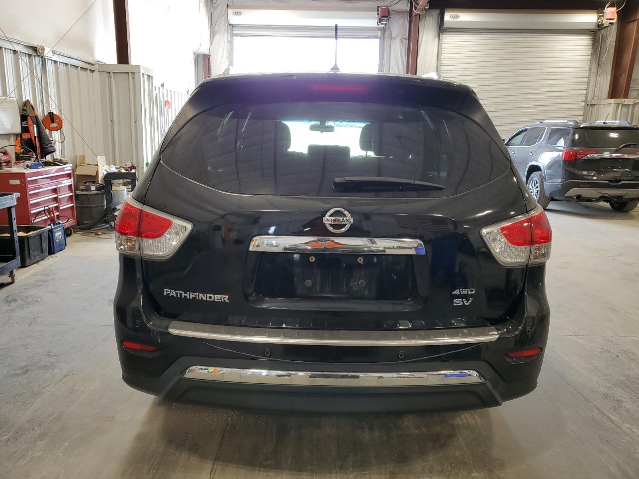 2014 Nissan Pathfinder S VIN: 5N1AR2MM1EC663095 Lot: 84423425