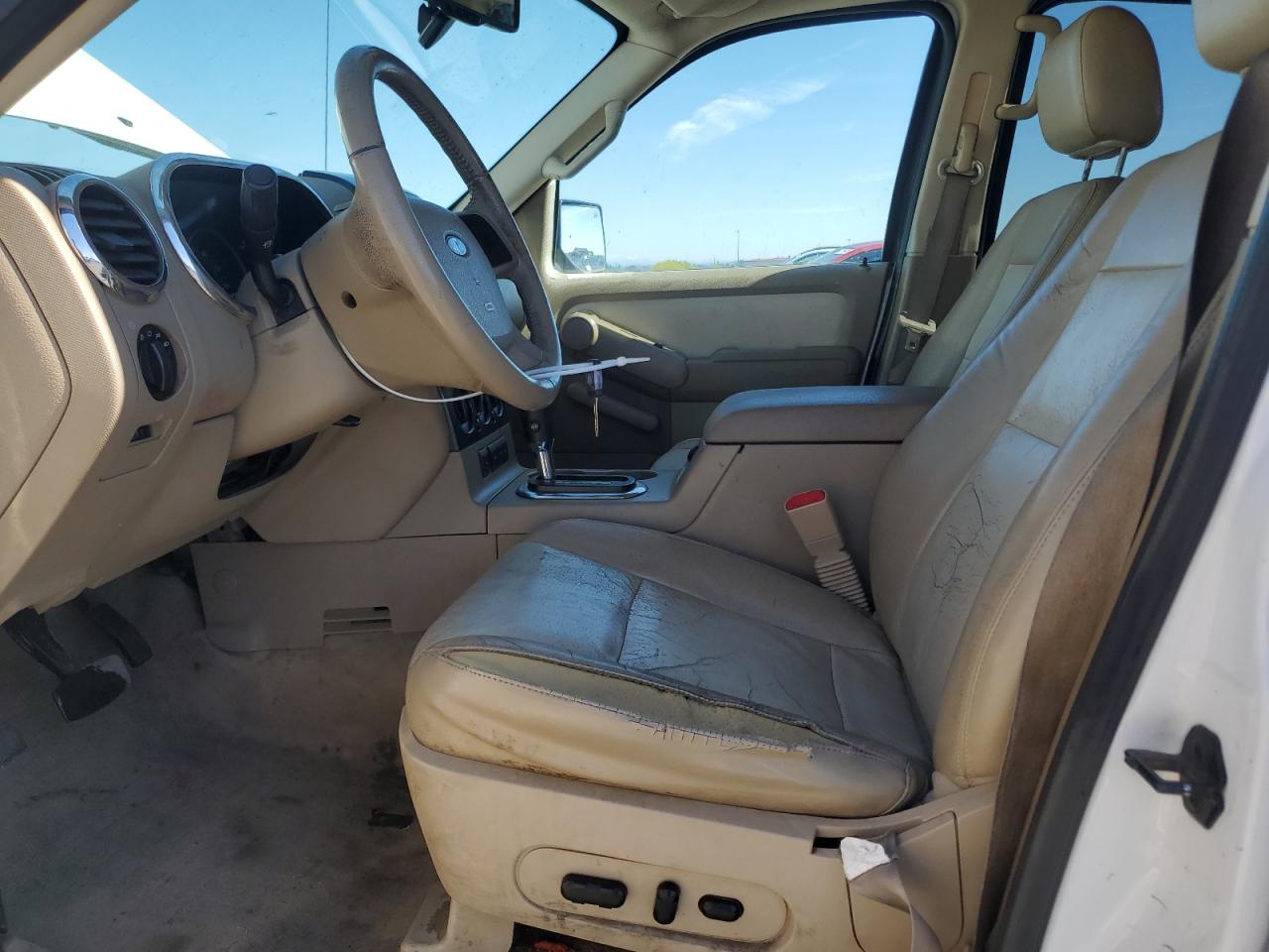 2007 Ford Explorer Xlt VIN: 1FMEU63807UB23214 Lot: 82571355