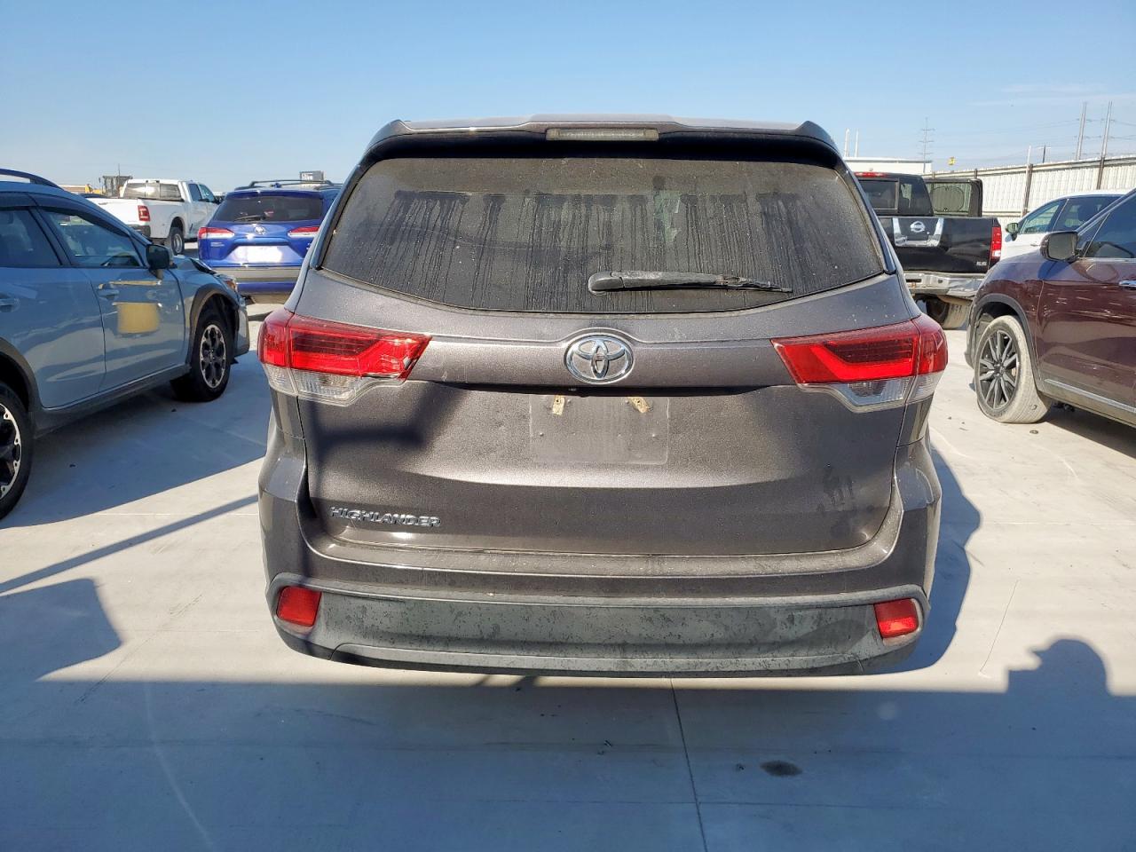 2018 Toyota Highlander Le VIN: 5TDZARFHXJS033091 Lot: 82449525