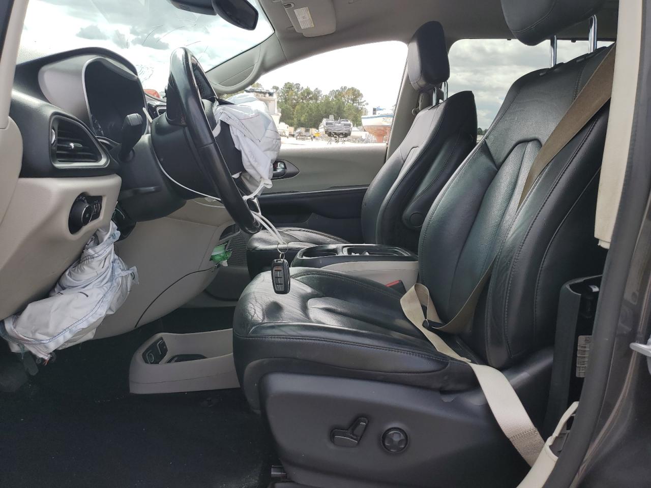 2020 Chrysler Pacifica Touring L VIN: 2C4RC1BG6LR276319 Lot: 81896895