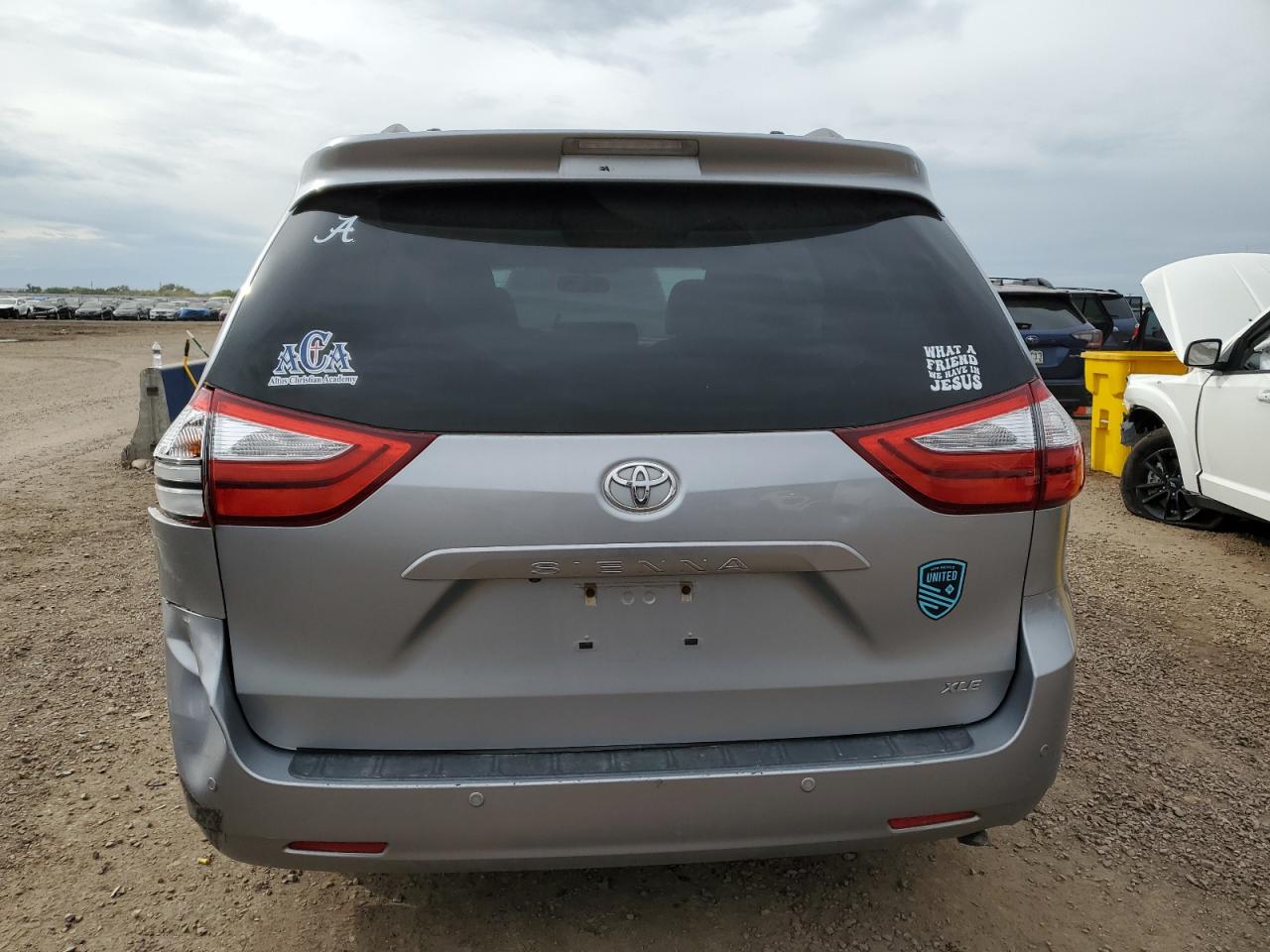 2015 Toyota Sienna Xle VIN: 5TDYK3DC5FS670233 Lot: 86102475