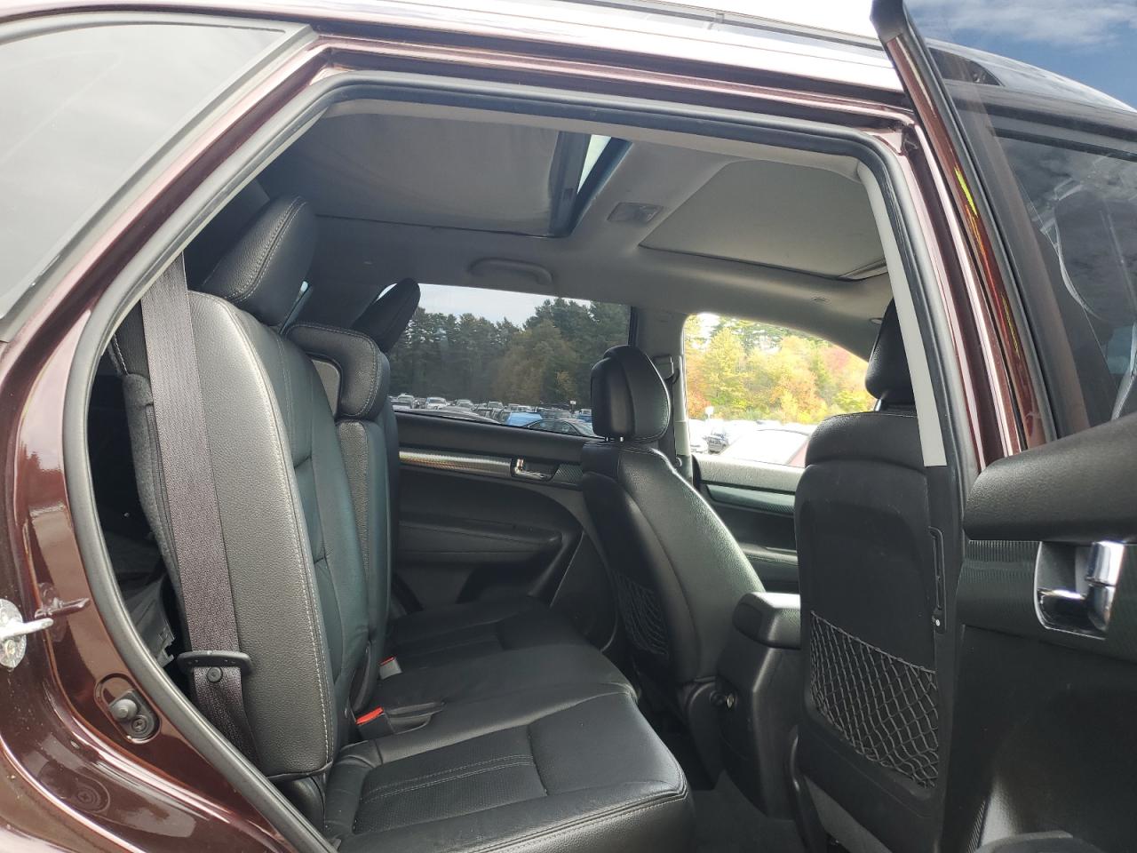 2011 Kia Sorento Sx VIN: 5XYKWDA24BG110822 Lot: 86277375