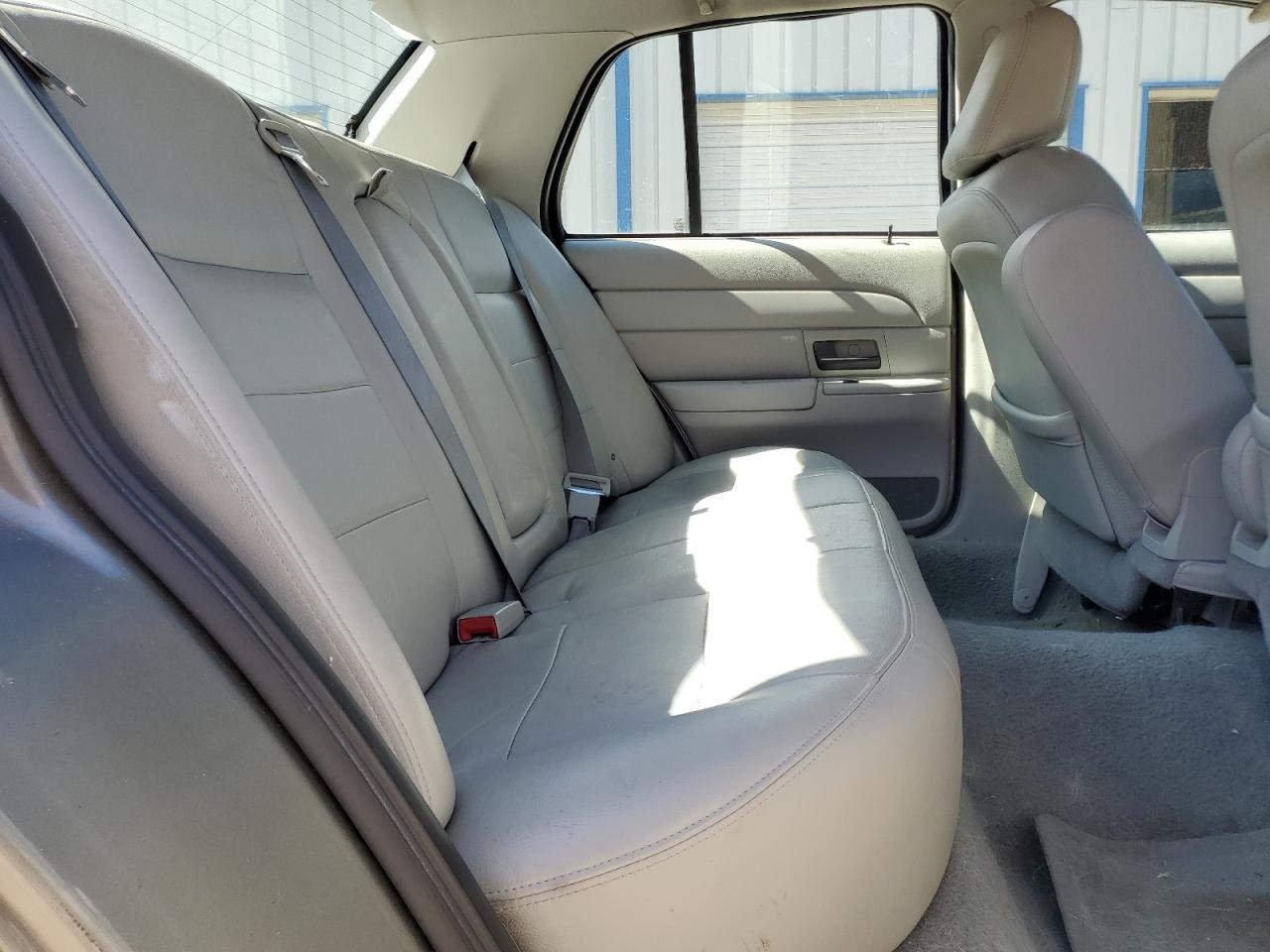 2004 Ford Crown Victoria Lx VIN: 2FAFP74W34X185610 Lot: 71364365