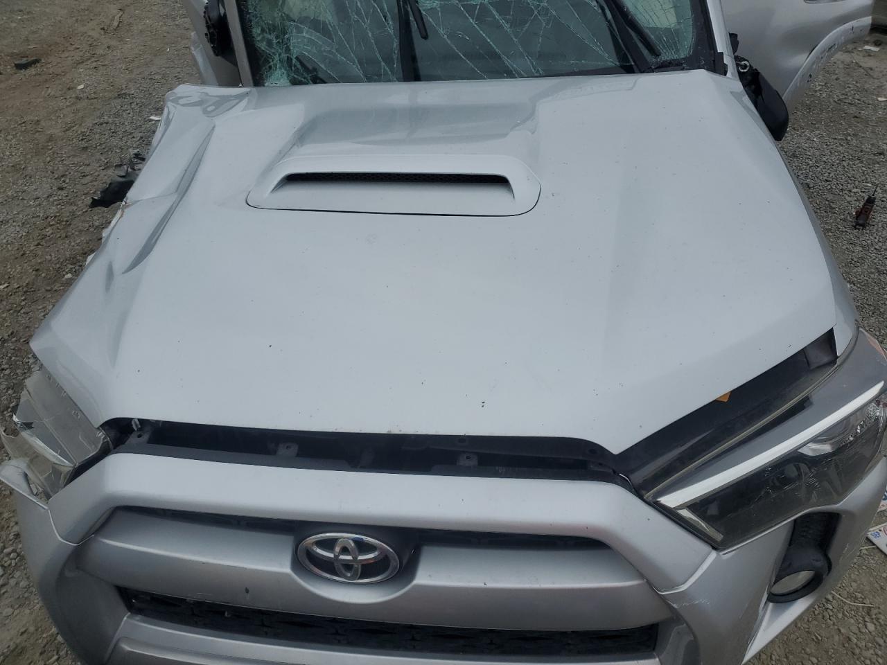 2018 Toyota 4Runner Sr5/Sr5 Premium VIN: JTEBU5JR9J5598516 Lot: 82357245