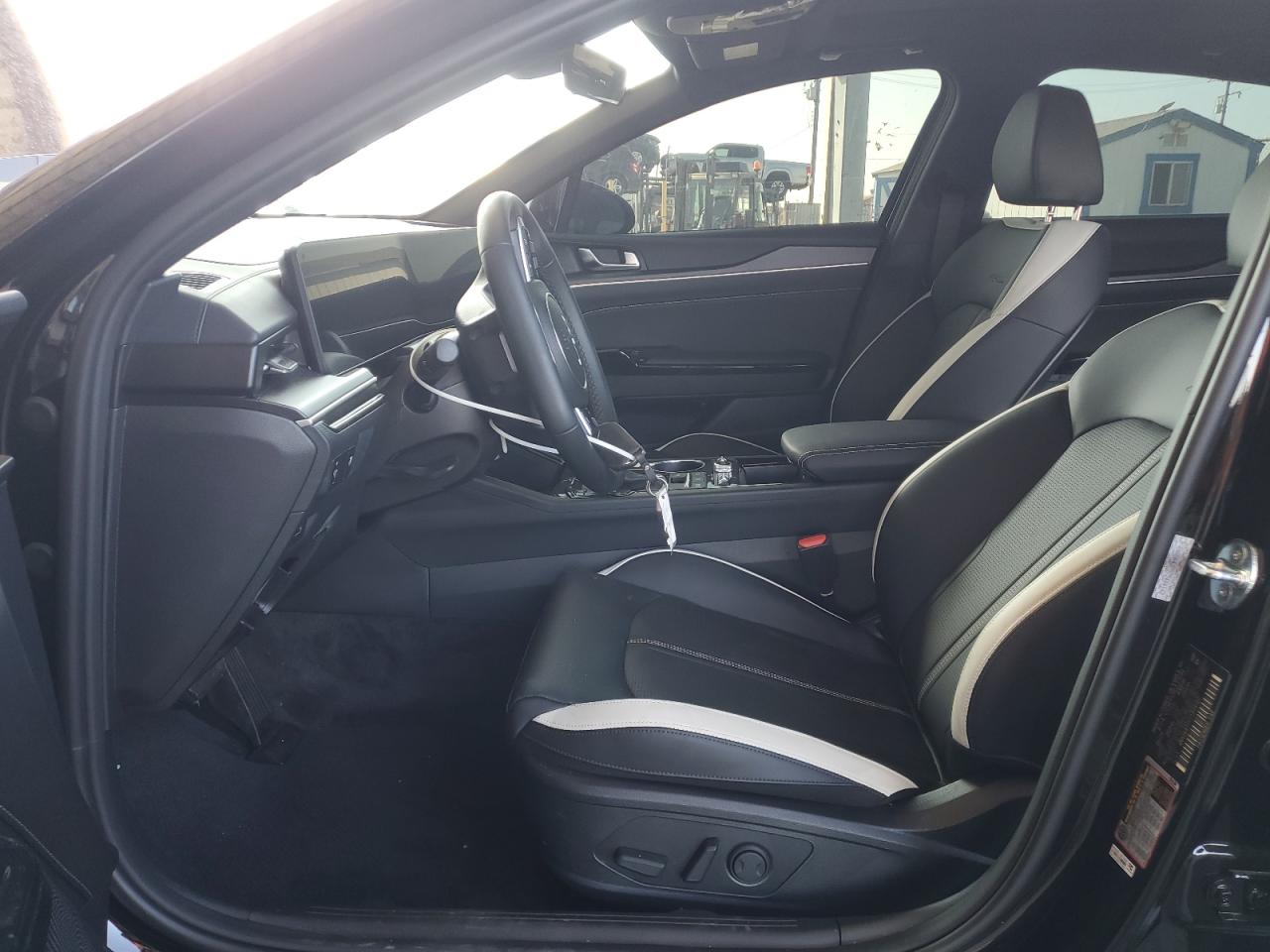 2026 Kia K5 VIN: KNAG64J75T5404142 Lot: 82505465