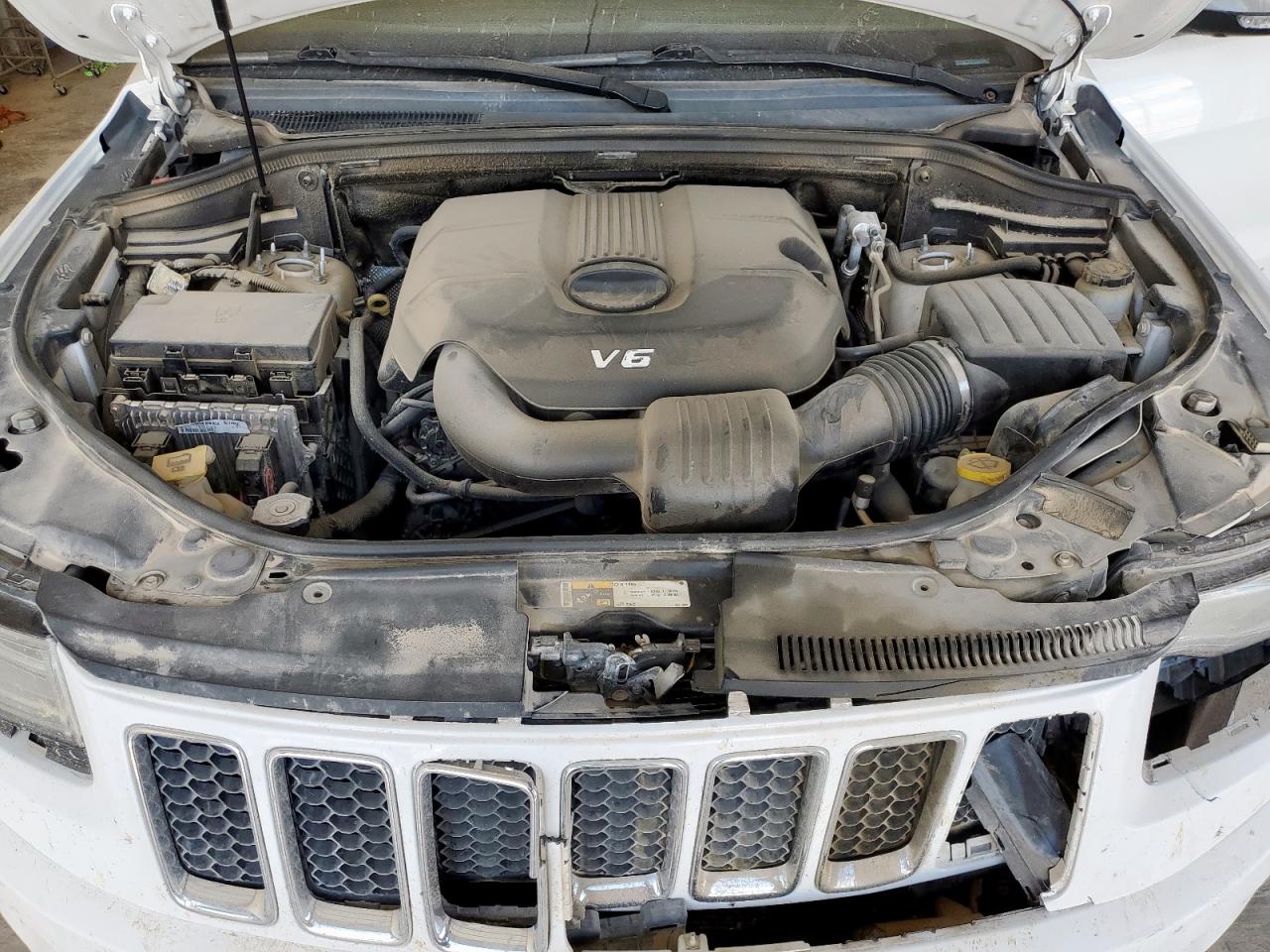 2014 Jeep Grand Cherokee Overland VIN: 1C4RJECG5EC500672 Lot: 85737255