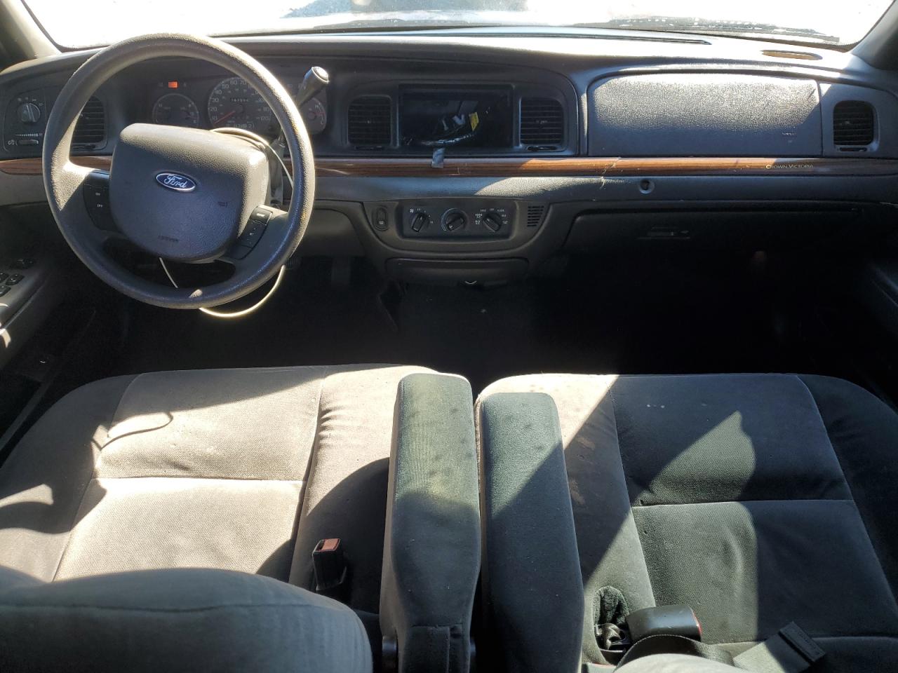 2005 Ford Crown Victoria VIN: 2FAFP73W95X153117 Lot: 86520535