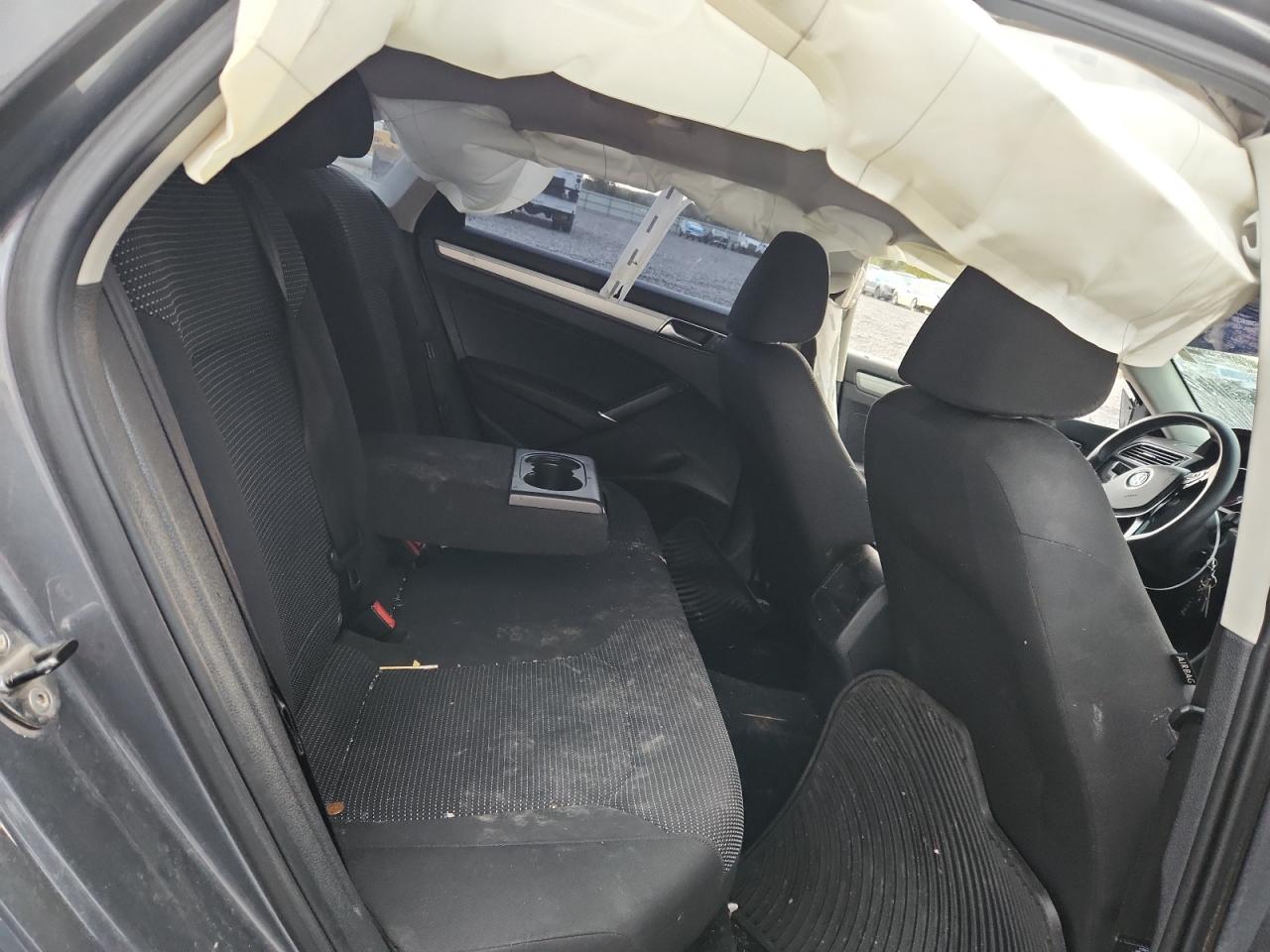 2017 Volkswagen Passat S VIN: 1VWAT7A38HC038239 Lot: 86126035