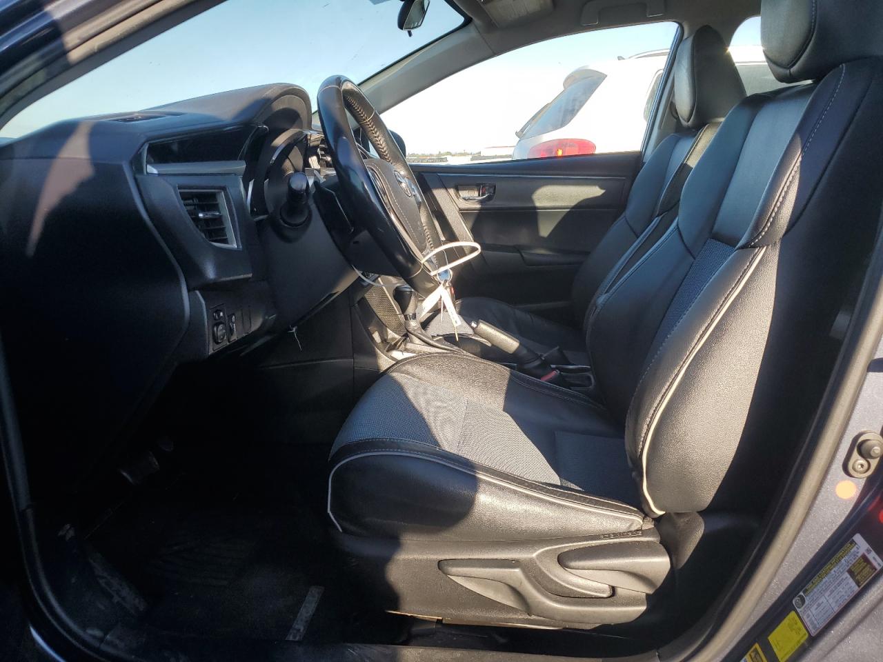 2016 Toyota Corolla L VIN: 5YFBURHE8GP461562 Lot: 84811575