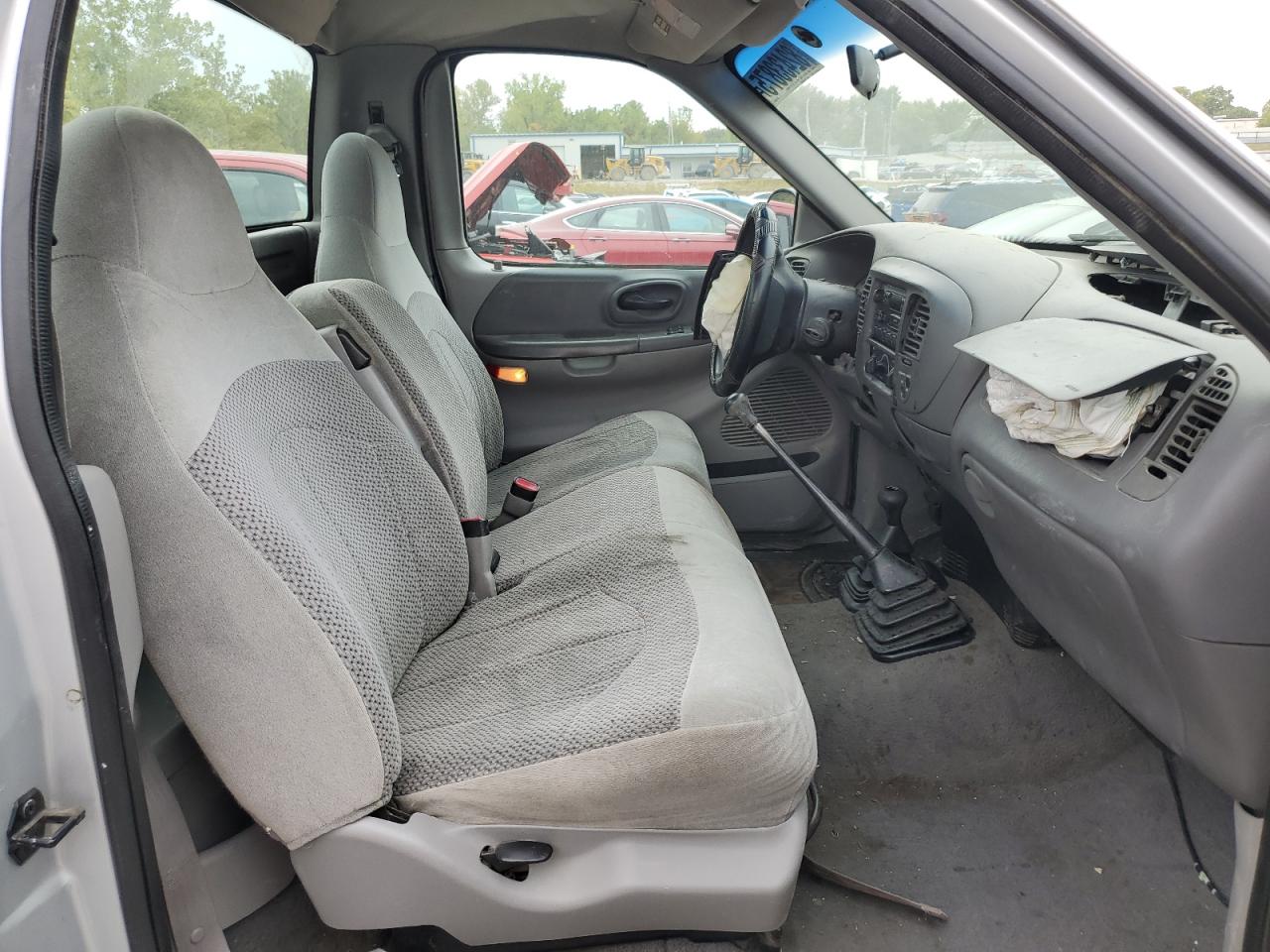 1999 Ford F150 VIN: 1FTZF182XXNA28869 Lot: 82433875