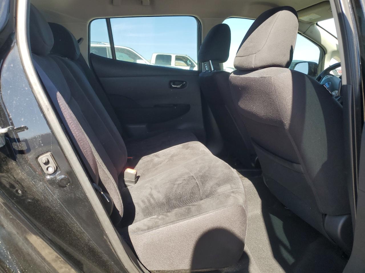 2015 Nissan Leaf S VIN: 1N4AZ0CP3FC320543 Lot: 82193955