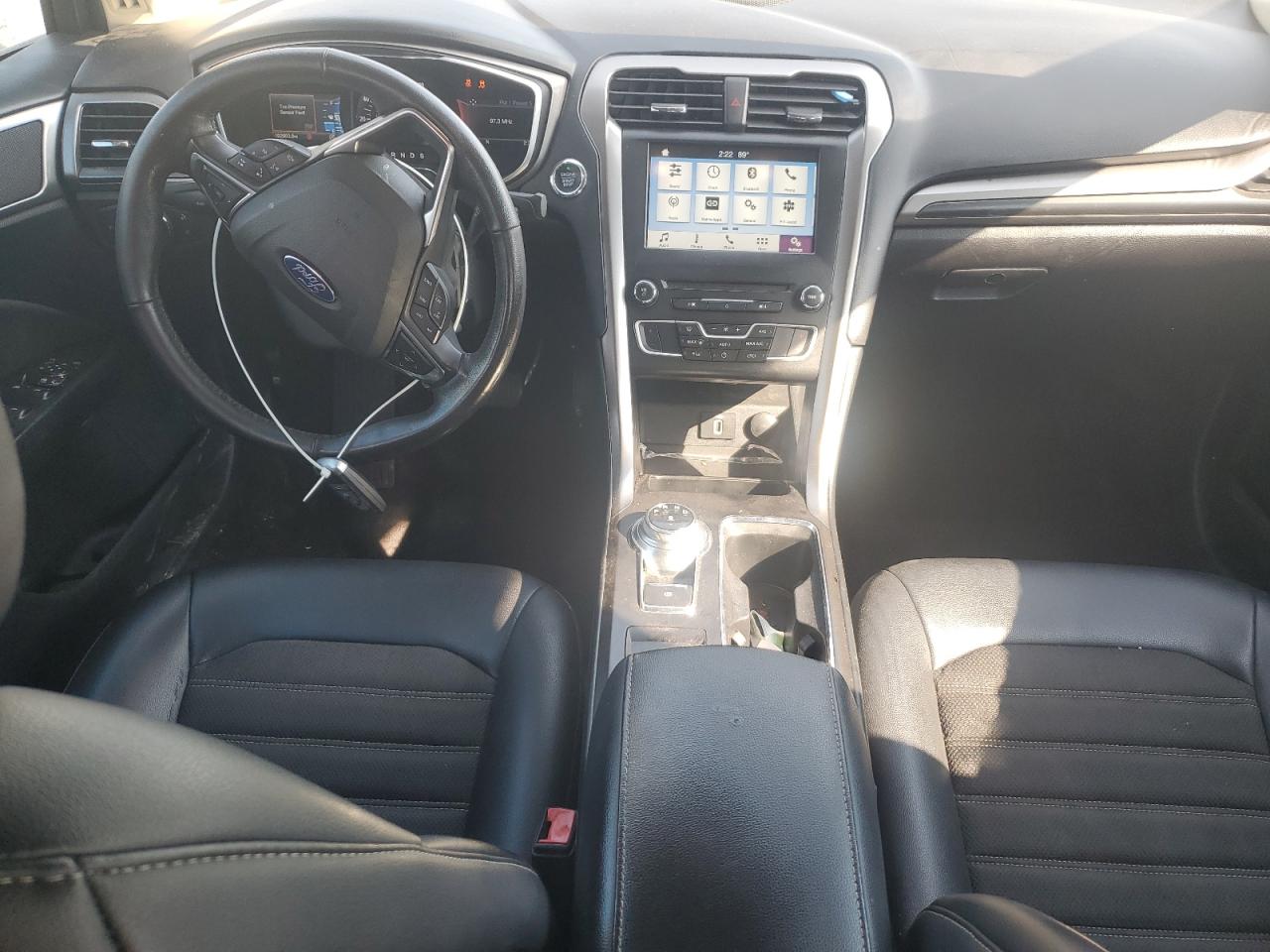 2017 Ford Fusion Se VIN: 3FA6P0HDXHR335393 Lot: 71013975