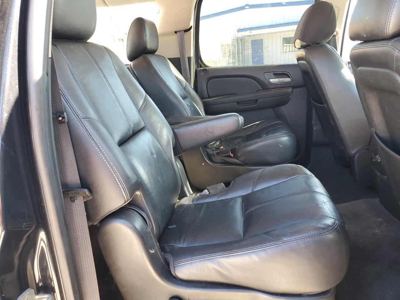 2011 Chevrolet Suburban C1500 Lt VIN: 1GNSCJE02BR145710 Lot: 86117175