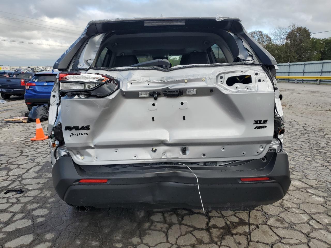 2025 Toyota Rav4 Xle Premium VIN: 2T3A1RFV9SW529888 Lot: 84890285