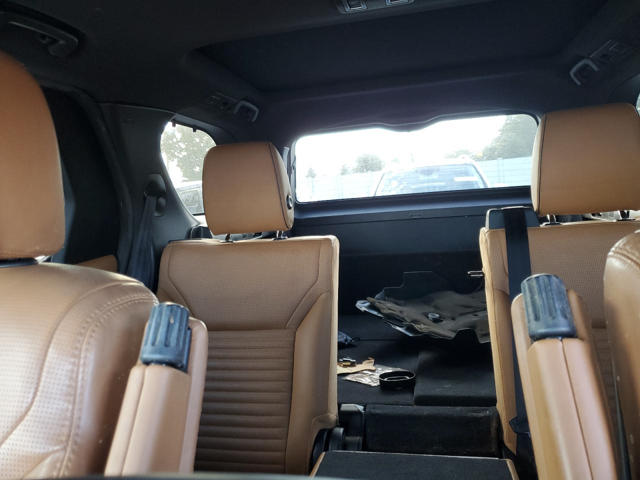 2017 Land Rover Discovery Hse Luxury VIN: SALRHBBV1HA045421 Lot: 87044065