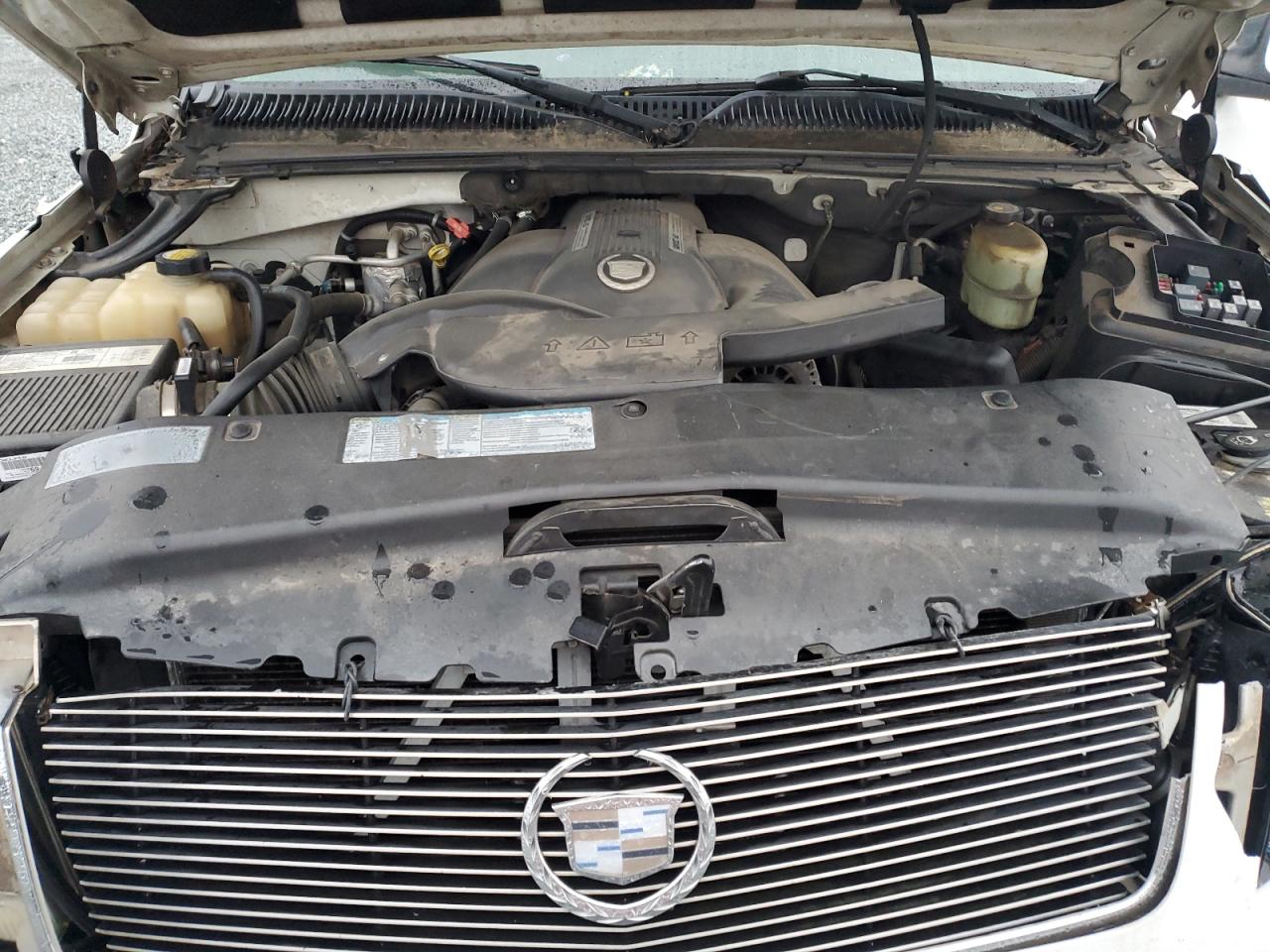 2002 Cadillac Escalade Luxury VIN: 1GYEK63N42R115042 Lot: 82702945