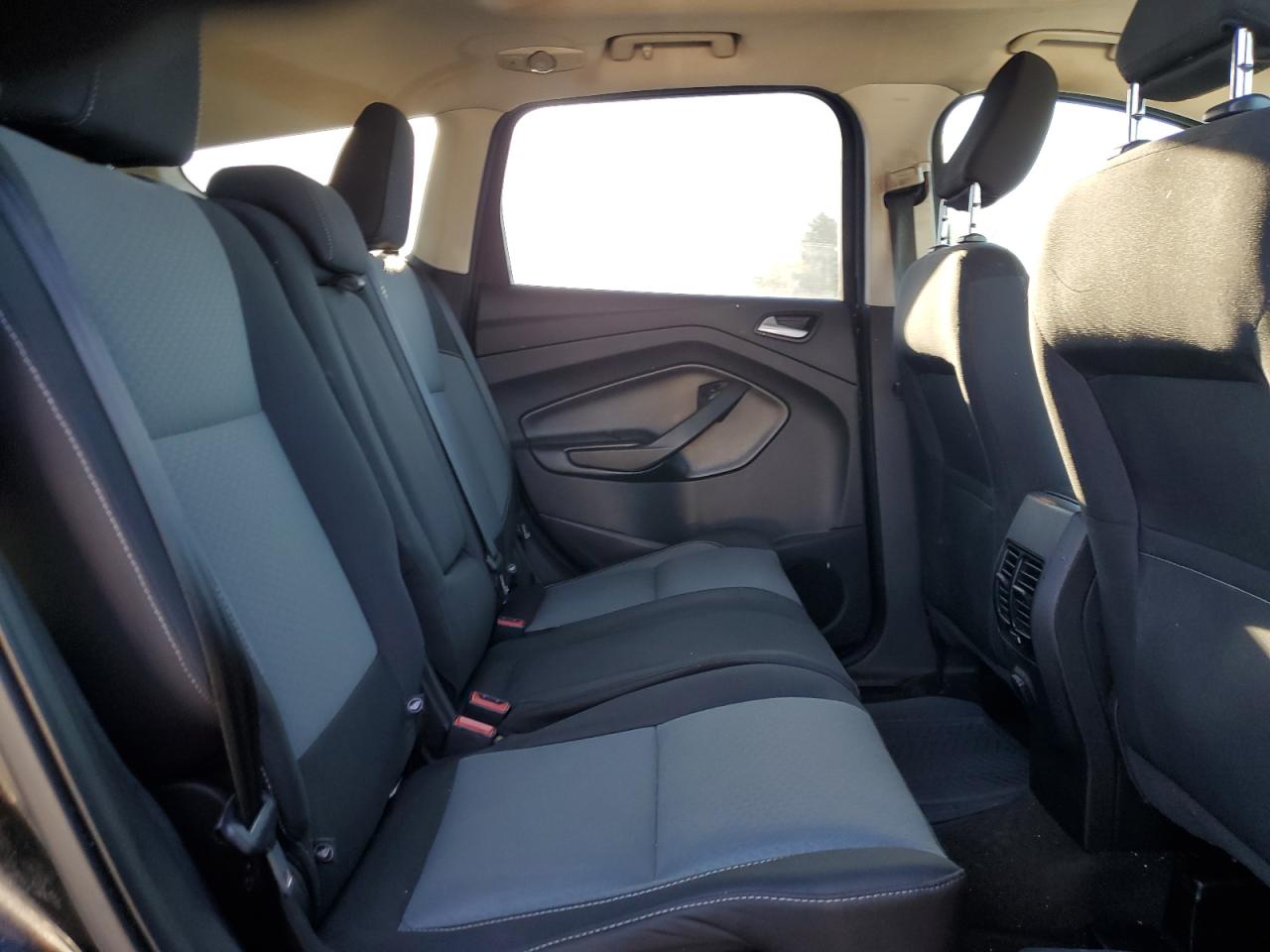 2018 Ford Escape Se VIN: 1FMCU9GD4JUB37138 Lot: 87100275