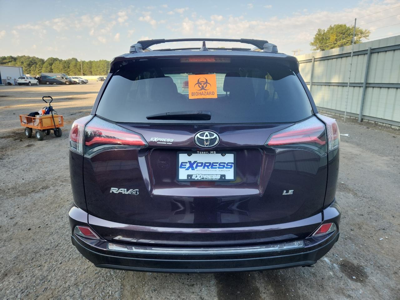 2018 Toyota Rav4 Le VIN: 2T3ZFREV6JW487653 Lot: 84294955