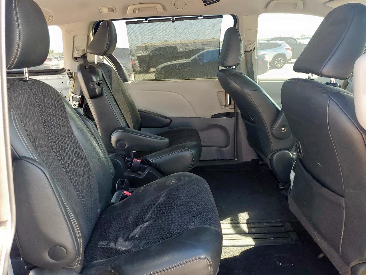 2011 Toyota Sienna Sport VIN: 5TDXK3DC3BS035520 Lot: 85161585