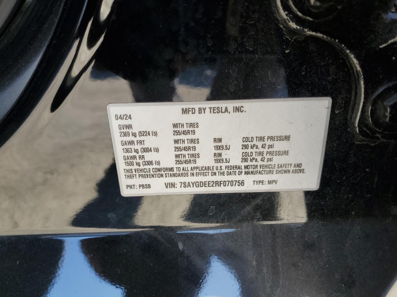 2024 Tesla Model Y VIN: 7SAYGDEE2RF070756 Lot: 90646845