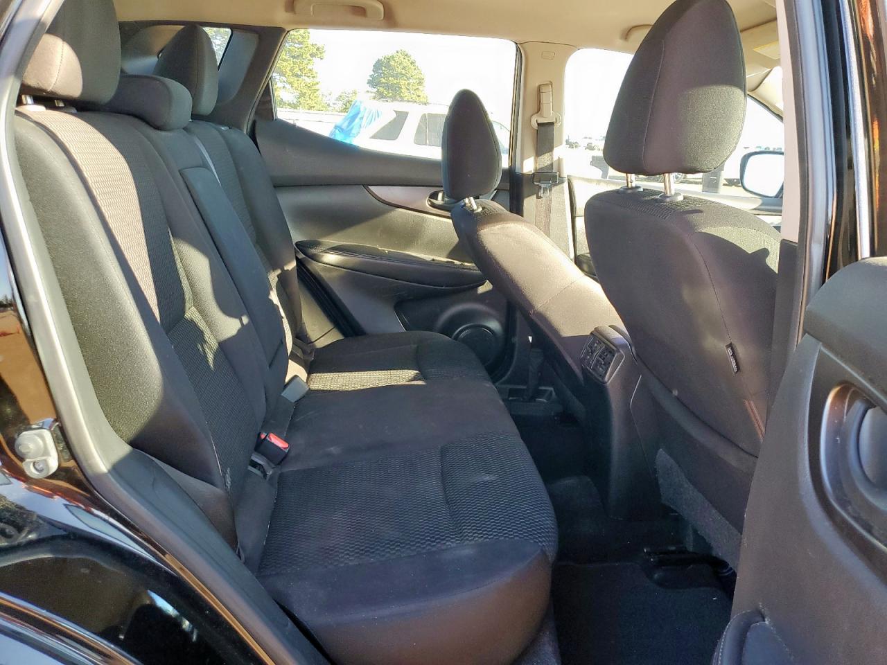 2017 Nissan Rogue Sport S VIN: JN1BJ1CP0HW033628 Lot: 85882315