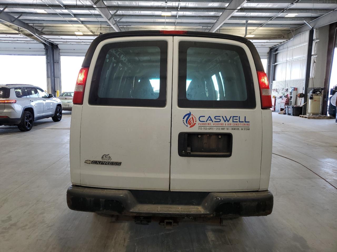 2017 Chevrolet Express G2500 VIN: 1GCWGAFF7H1121380 Lot: 84547005