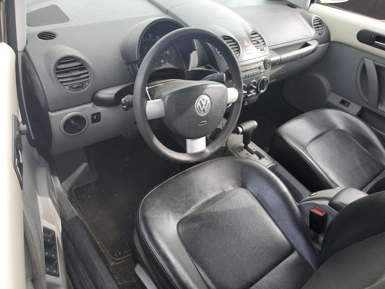 2004 Volkswagen New Beetle Gl VIN: 3VWBM31Y84M345747 Lot: 90400155